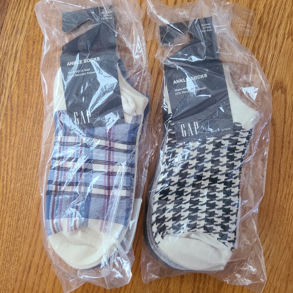 👀50% OFF👀🧦NWT‼️ GAP brand Coordinating Ankle Socks, 2 sets (6 pairs total) - Picture 6 of 7
